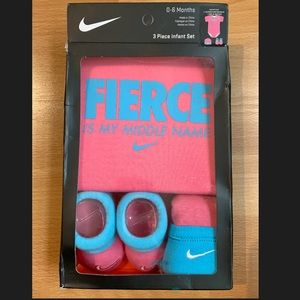 Nike 3 piece infant set